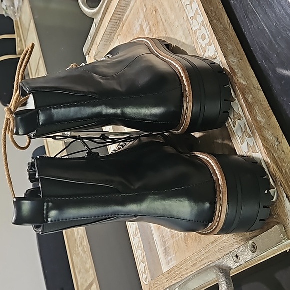 A New Day Black Leighton Memory Foam Boots - Picture 5 of 8